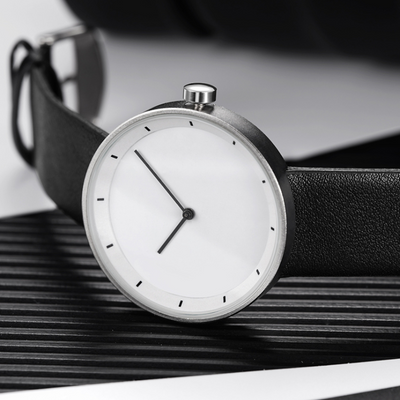 Minimalist quartz watch