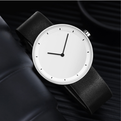 Minimalist quartz watch