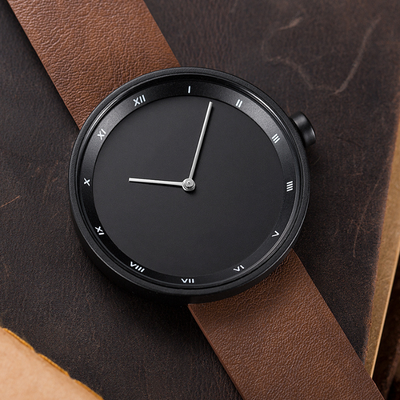 Minimalist quartz watch