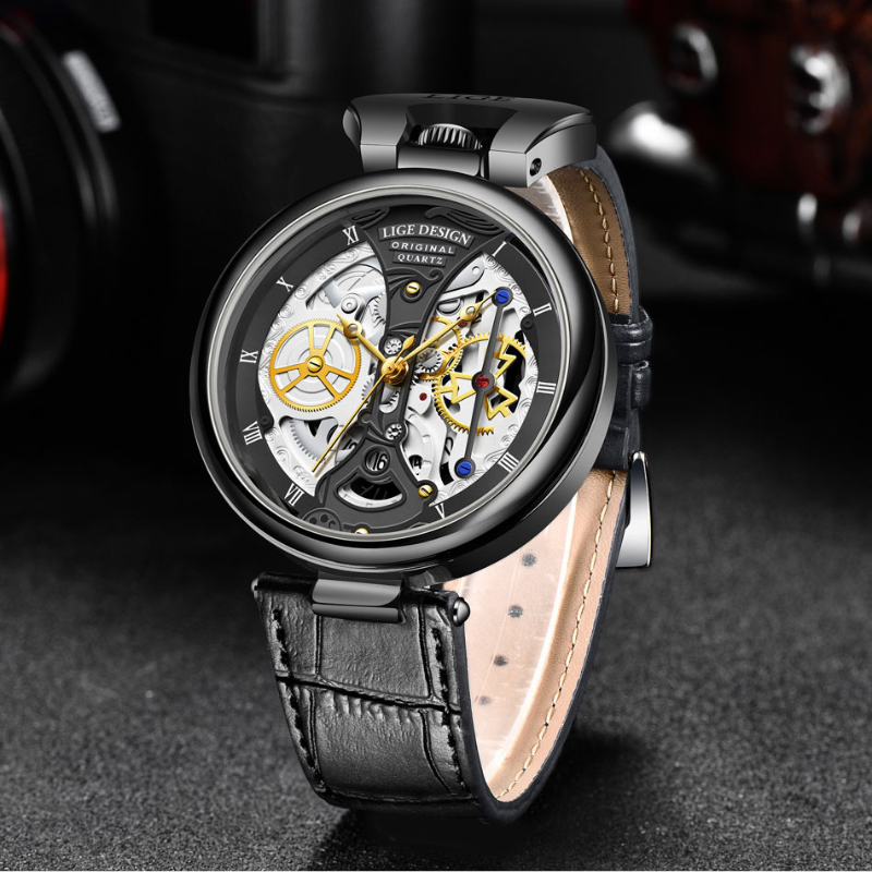 Fashionable men's watch with flat case