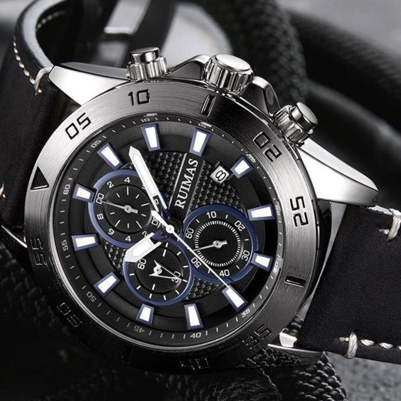 Dial quartz chronograph watch