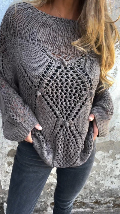 Eva – Knitted Sweater with a Round Neckline