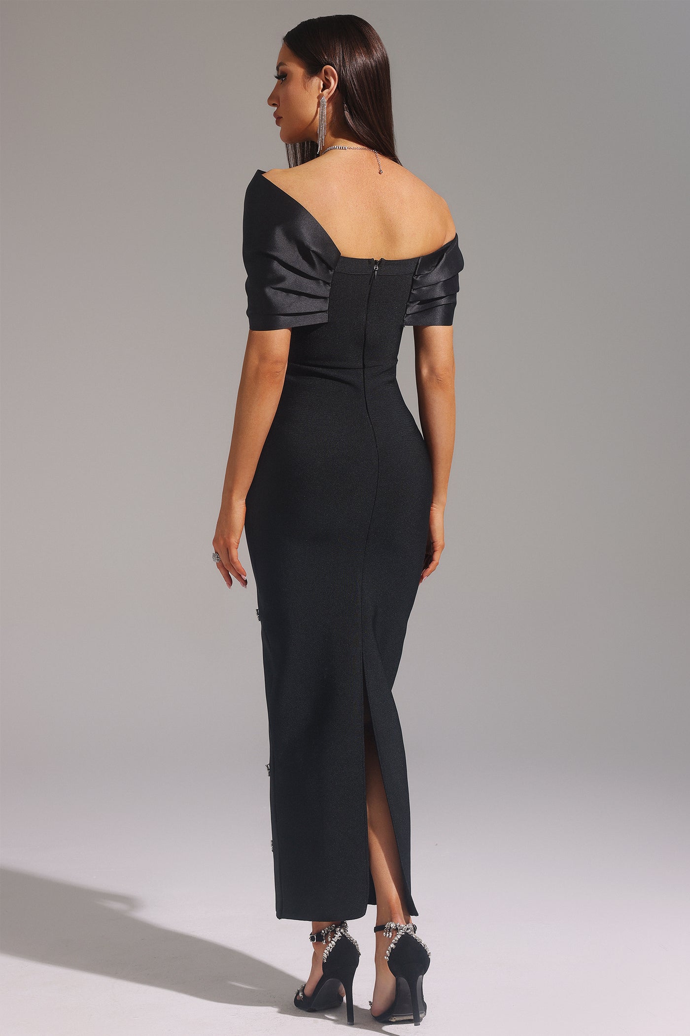 Maelis Sleeveless One Shoulder Diamond Bow Bandage Maxi Dress