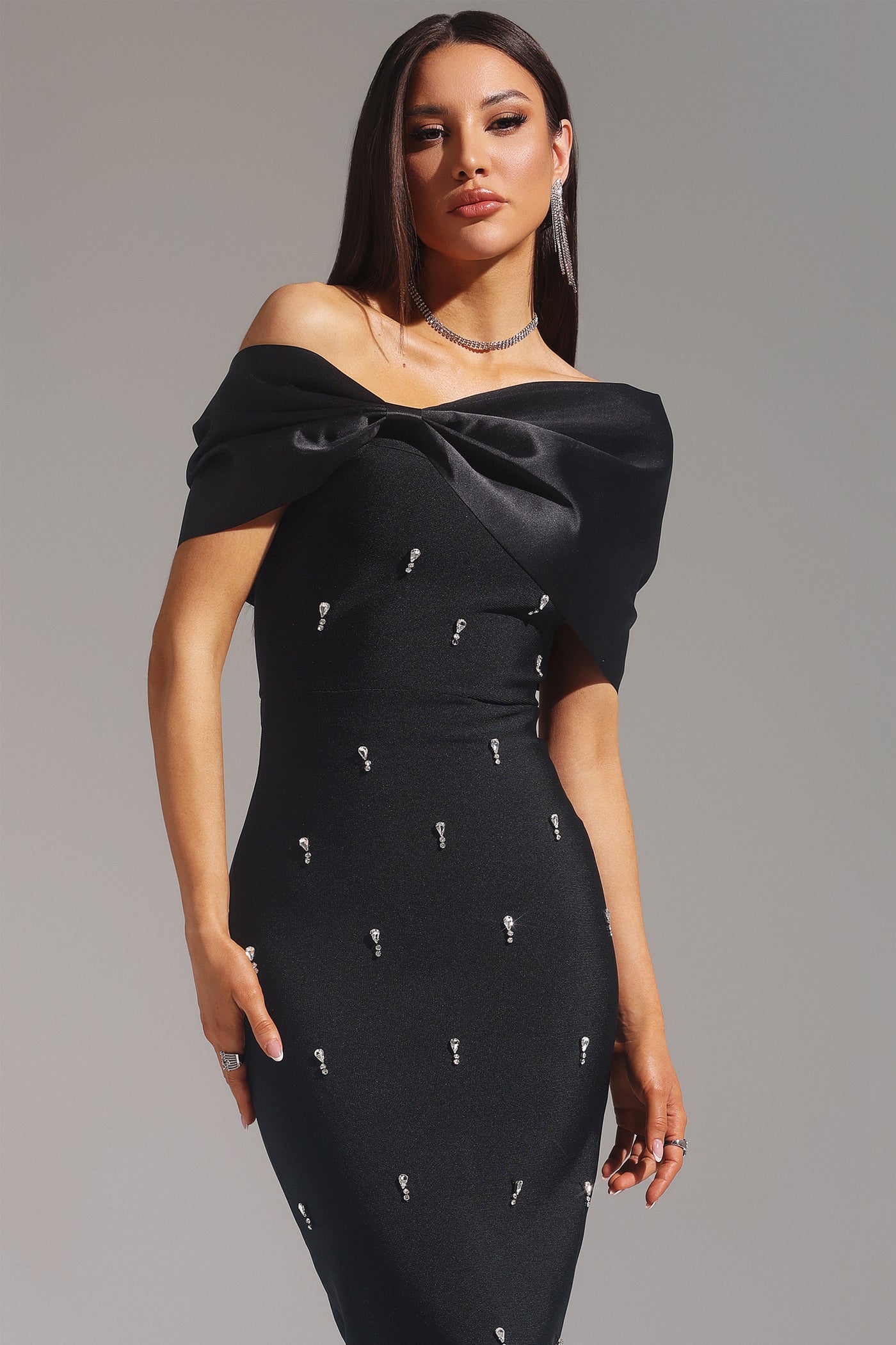 Maelis Sleeveless One Shoulder Diamond Bow Bandage Maxi Dress
