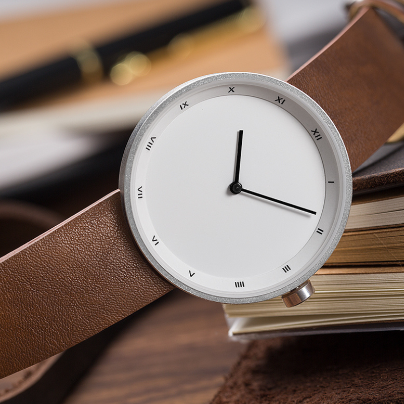 Minimalist quartz watch