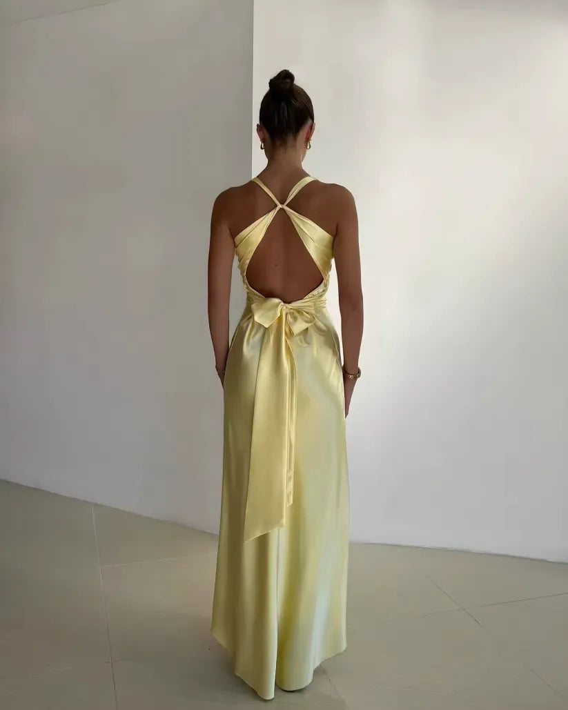 Noelle - Sultry Backless Maxi Dress Unforgettable Elegance with a Daring Twist