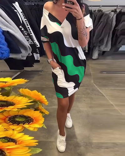 Nina™ – V-neck Dress with Wavy Print