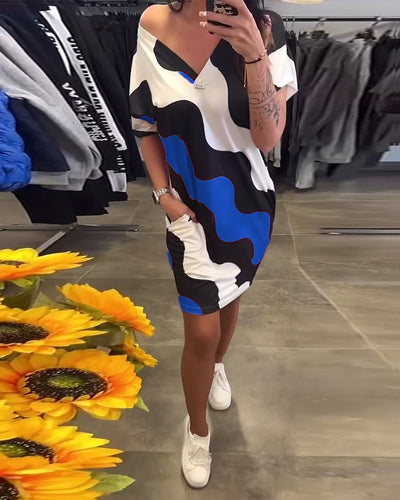 Nina™ – V-neck Dress with Wavy Print