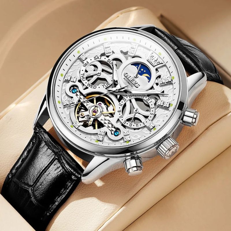 Mechanical automatic watch with leather strap