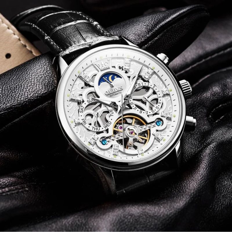 Mechanical automatic watch with leather strap