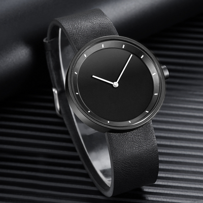 Minimalist quartz watch