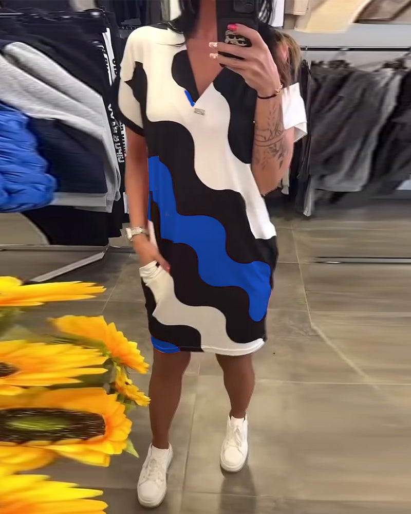 Nina™ – V-neck Dress with Wavy Print