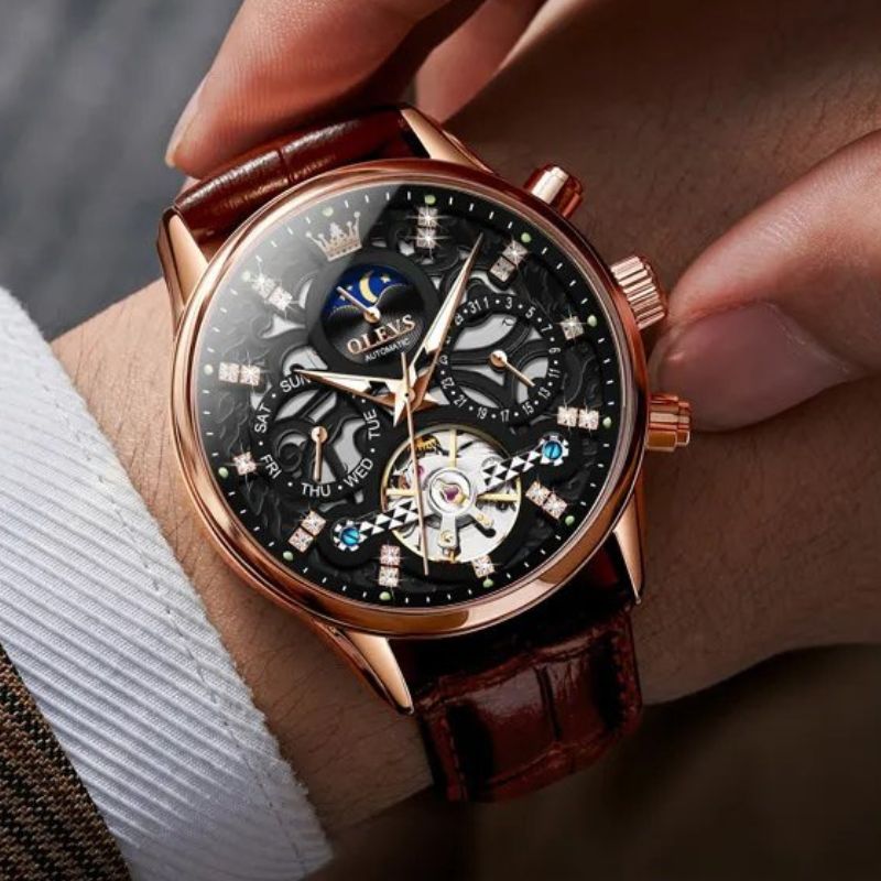 Mechanical automatic watch with leather strap