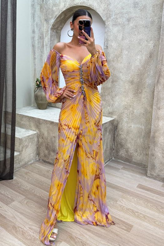 Carlene – Timeless V-Neck Maxi Dress