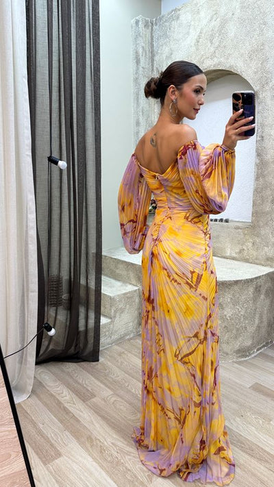 Carlene – Timeless V-Neck Maxi Dress