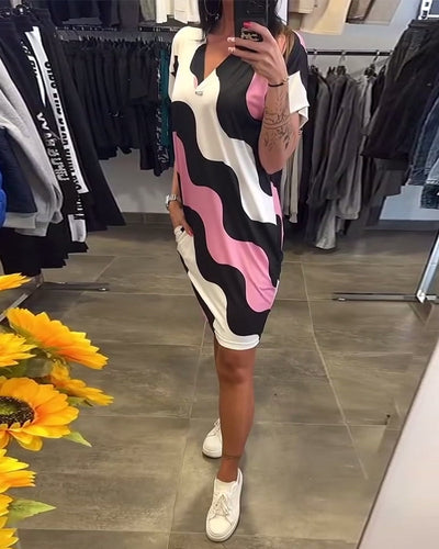 Nina™ – V-neck Dress with Wavy Print