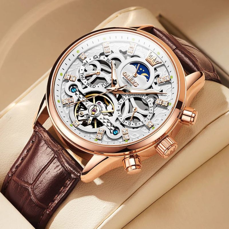 Mechanical automatic watch with leather strap