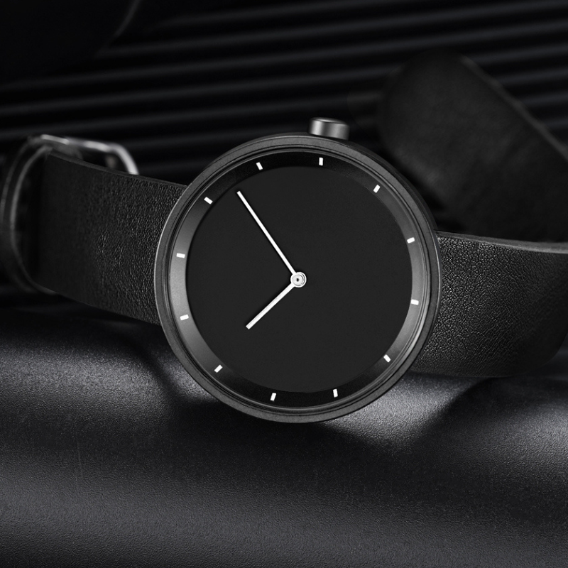 Minimalist quartz watch