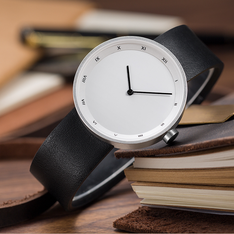 Minimalist quartz watch