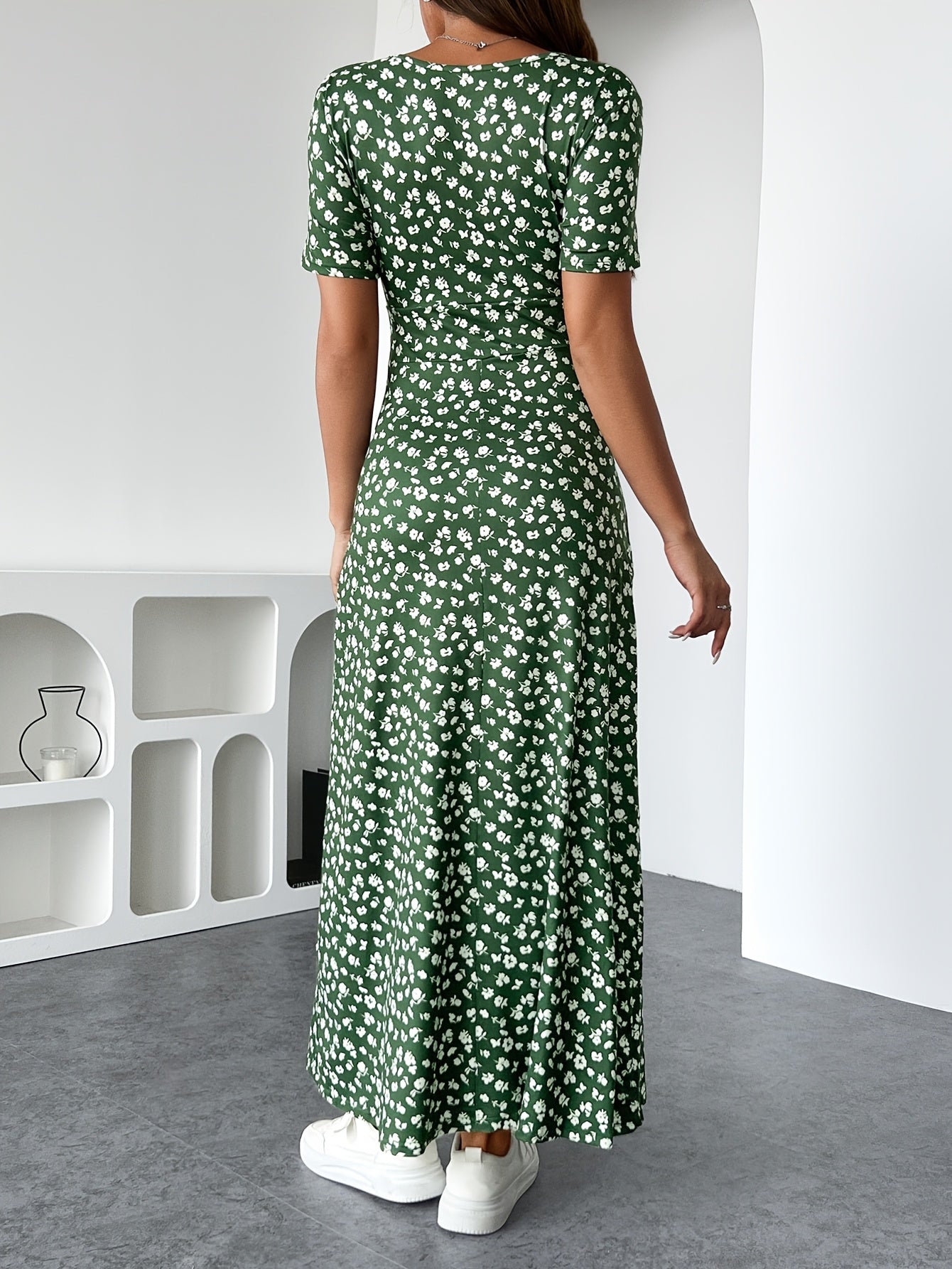 Elena Dress™  – Feminine Charm with Flattering Flair