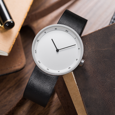 Minimalist quartz watch