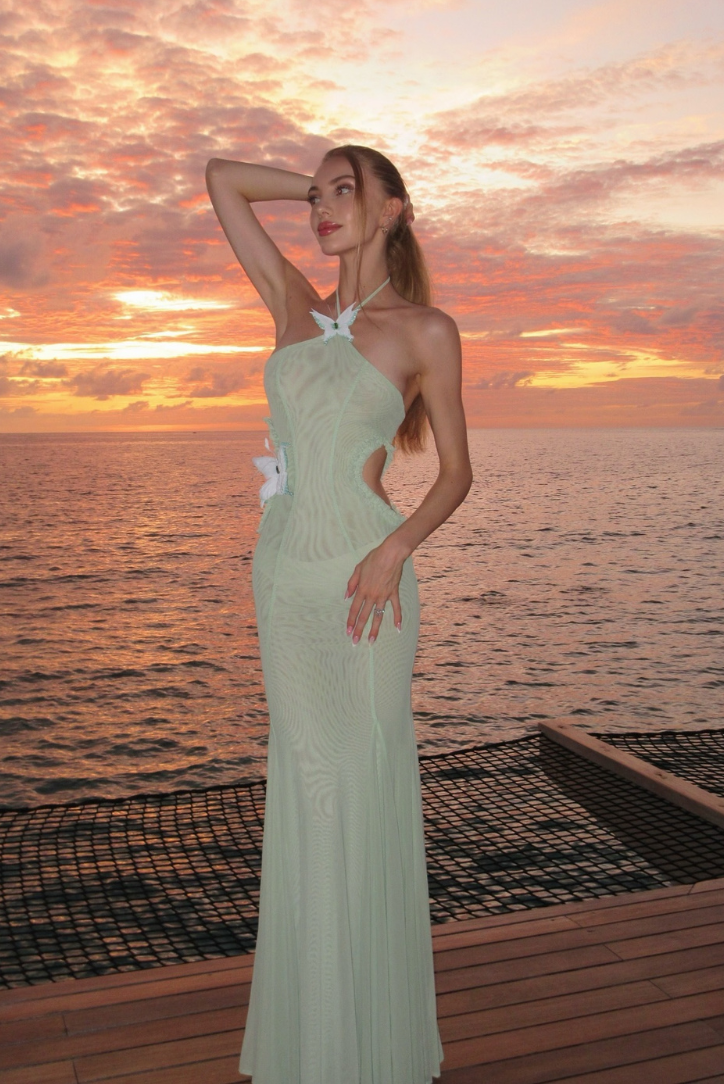 Victoria - Mermaid-Fit Halter Maxi Dress Curve-Hugging Glamour with Elegant Flair
