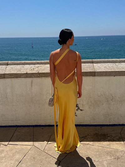 Vera - Sleek Backless Maxi Dress
