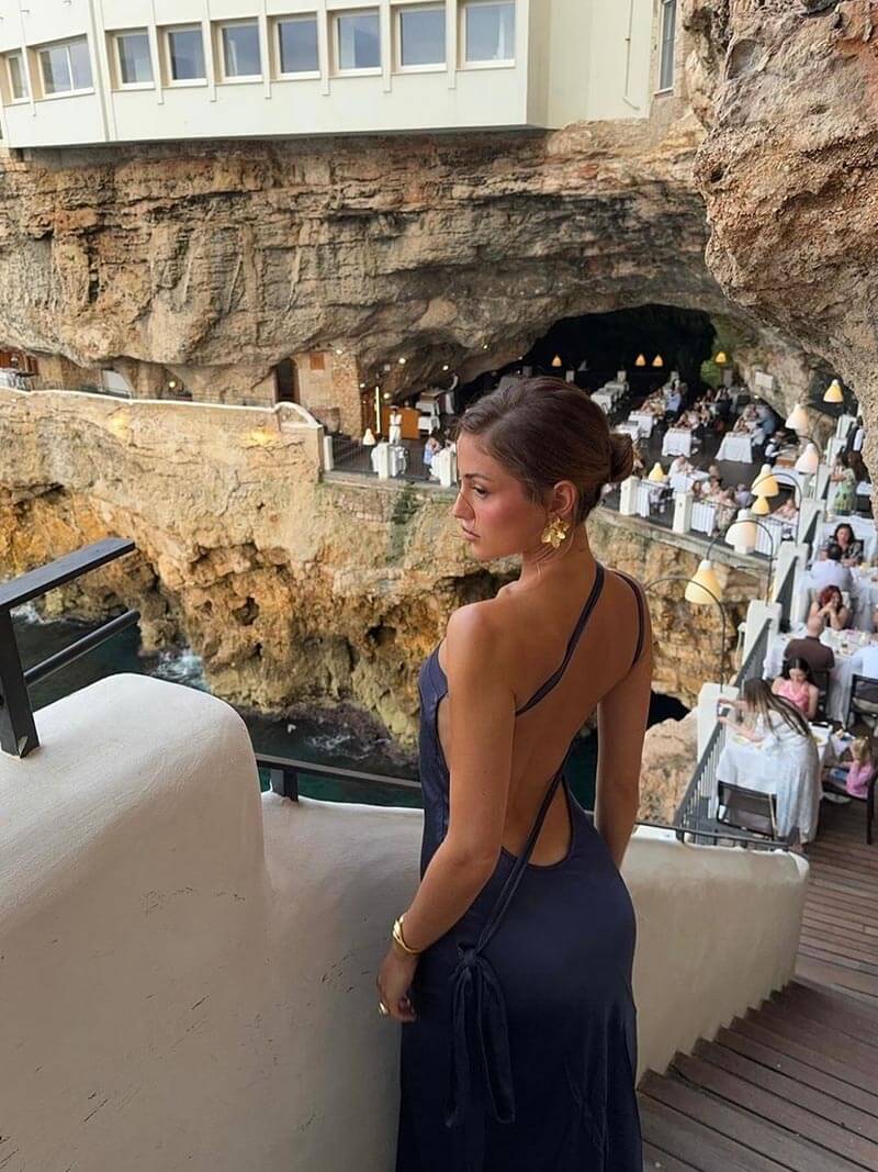 Vera - Sleek Backless Maxi Dress