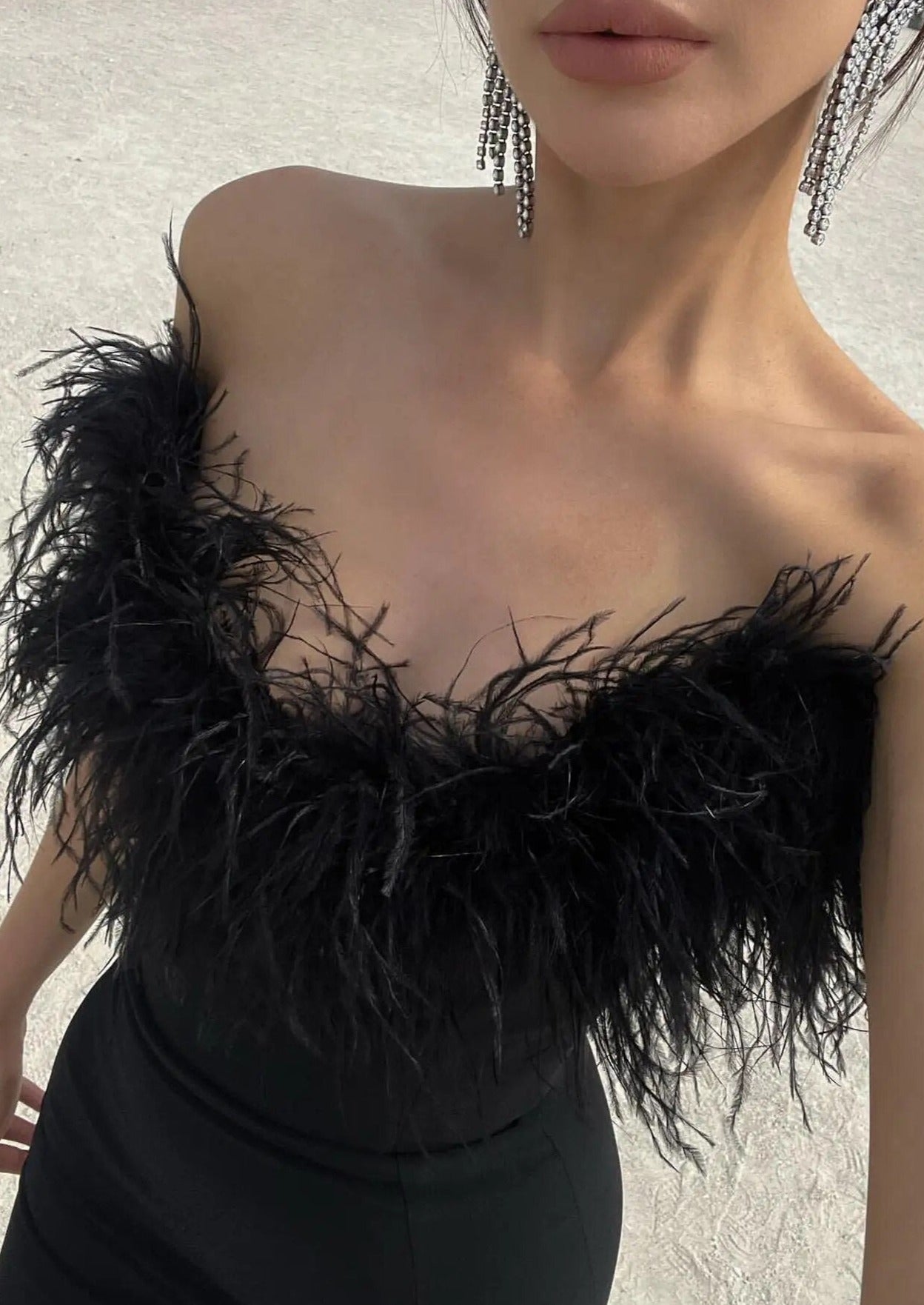 Joanna – Feather-Elegant Maxi Dress