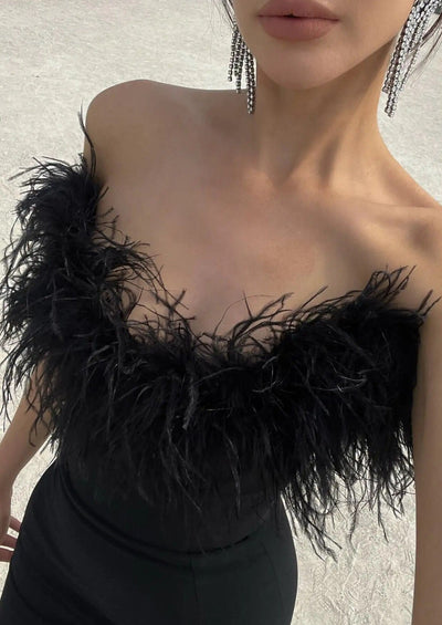 Joanna – Feather-Elegant Maxi Dress