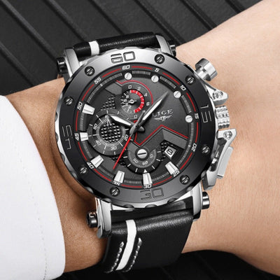 Luxurious stainless steel military watch with quartz movement