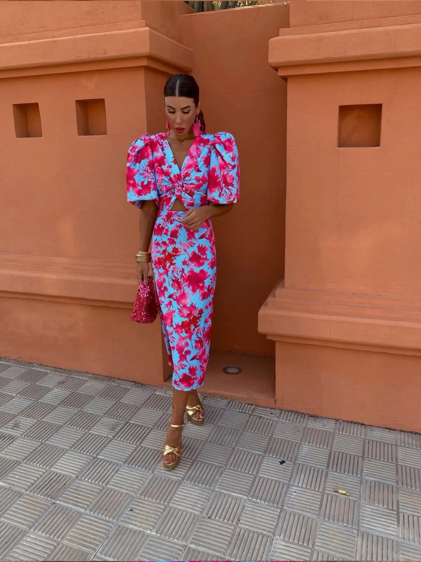 Aurora – Bold Puff-sleeve Midi Dress