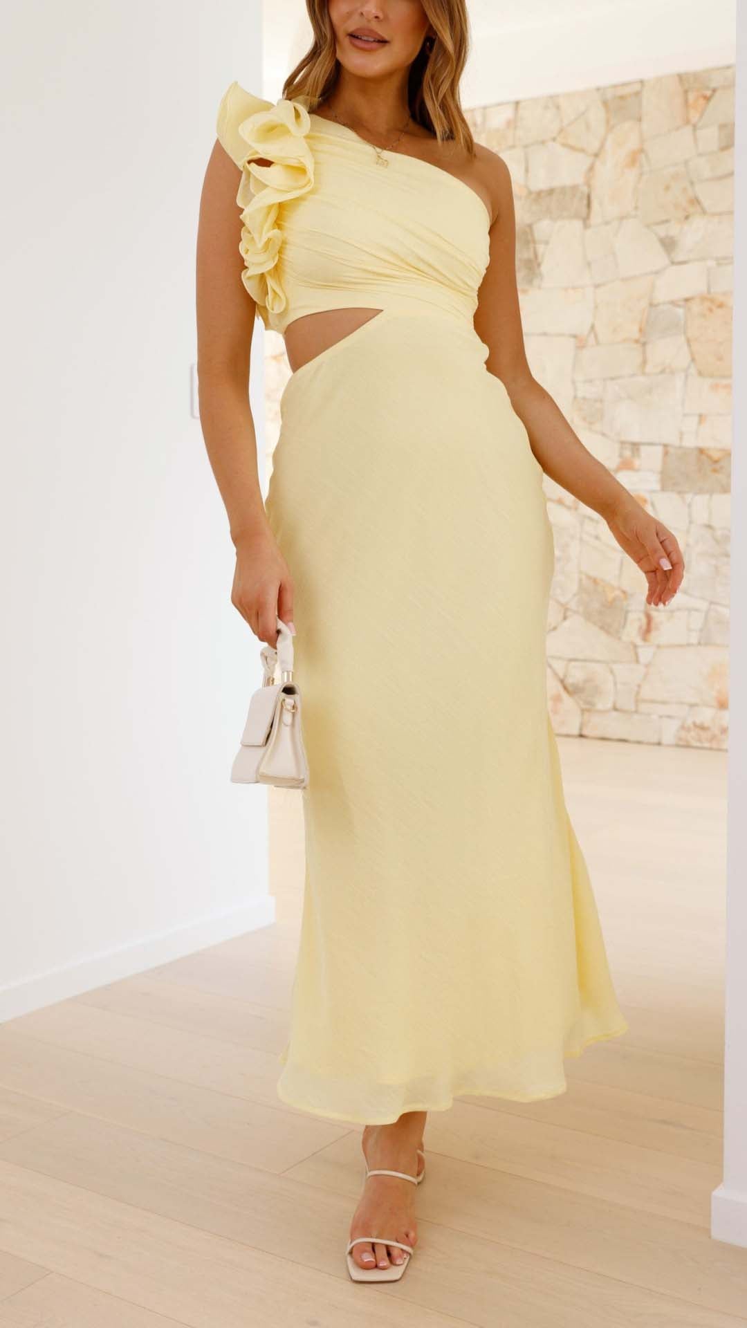 Patricia - Sleek Asymmetrical Cutout Maxi Dress Modern Edge Meets Timeless Allure