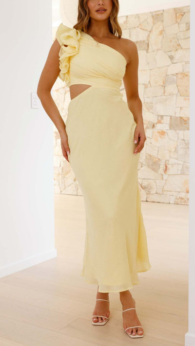 Patricia - Sleek Asymmetrical Cutout Maxi Dress Modern Edge Meets Timeless Allure