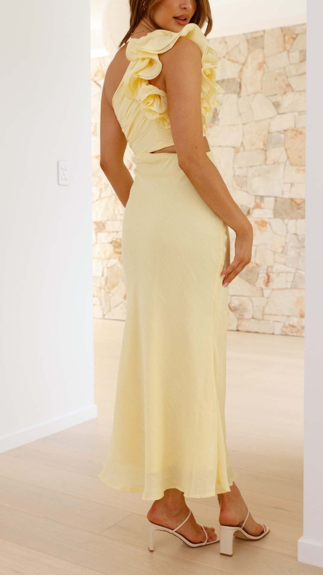 Patricia - Sleek Asymmetrical Cutout Maxi Dress Modern Edge Meets Timeless Allure