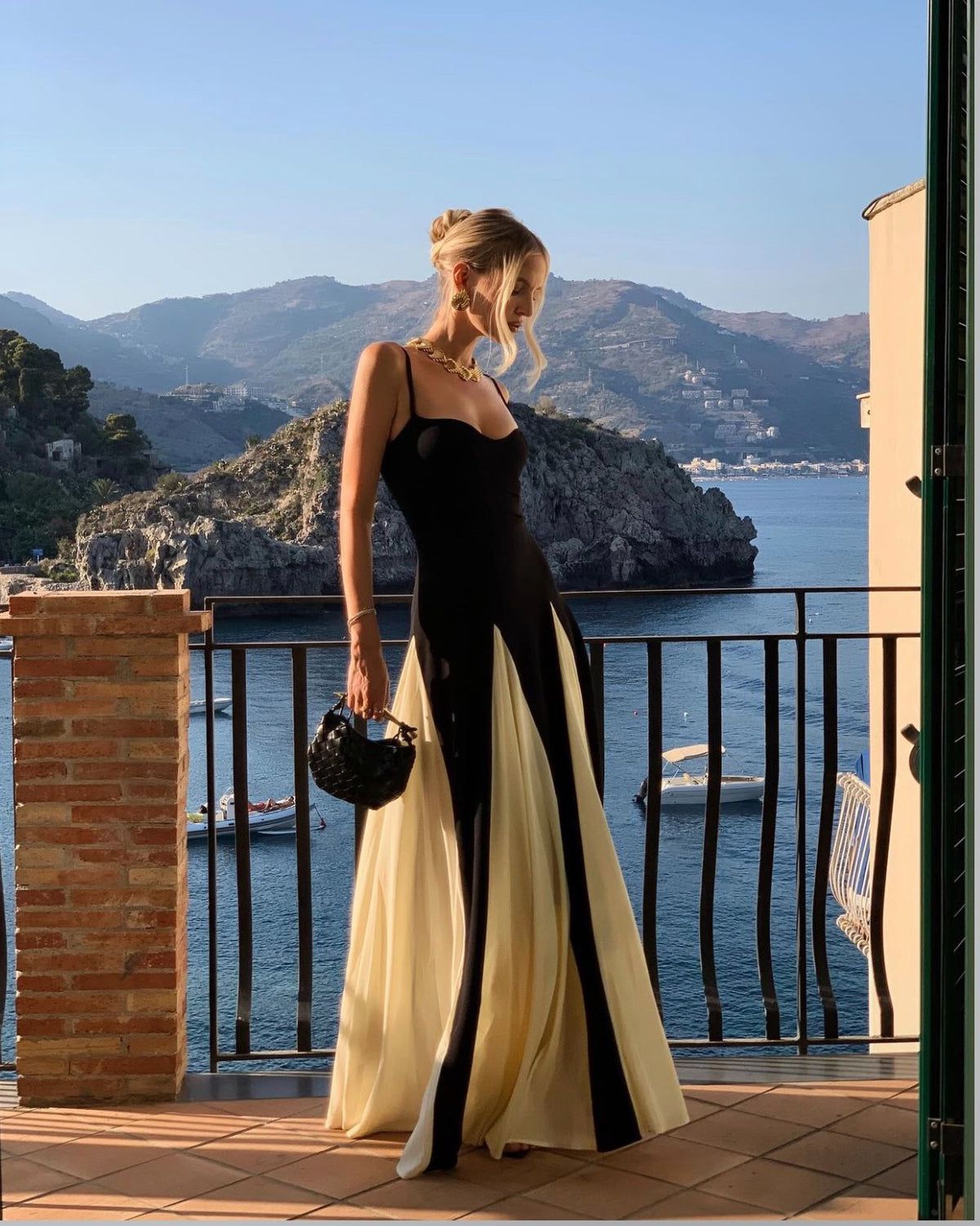Elara - Flowing Maxi Dress