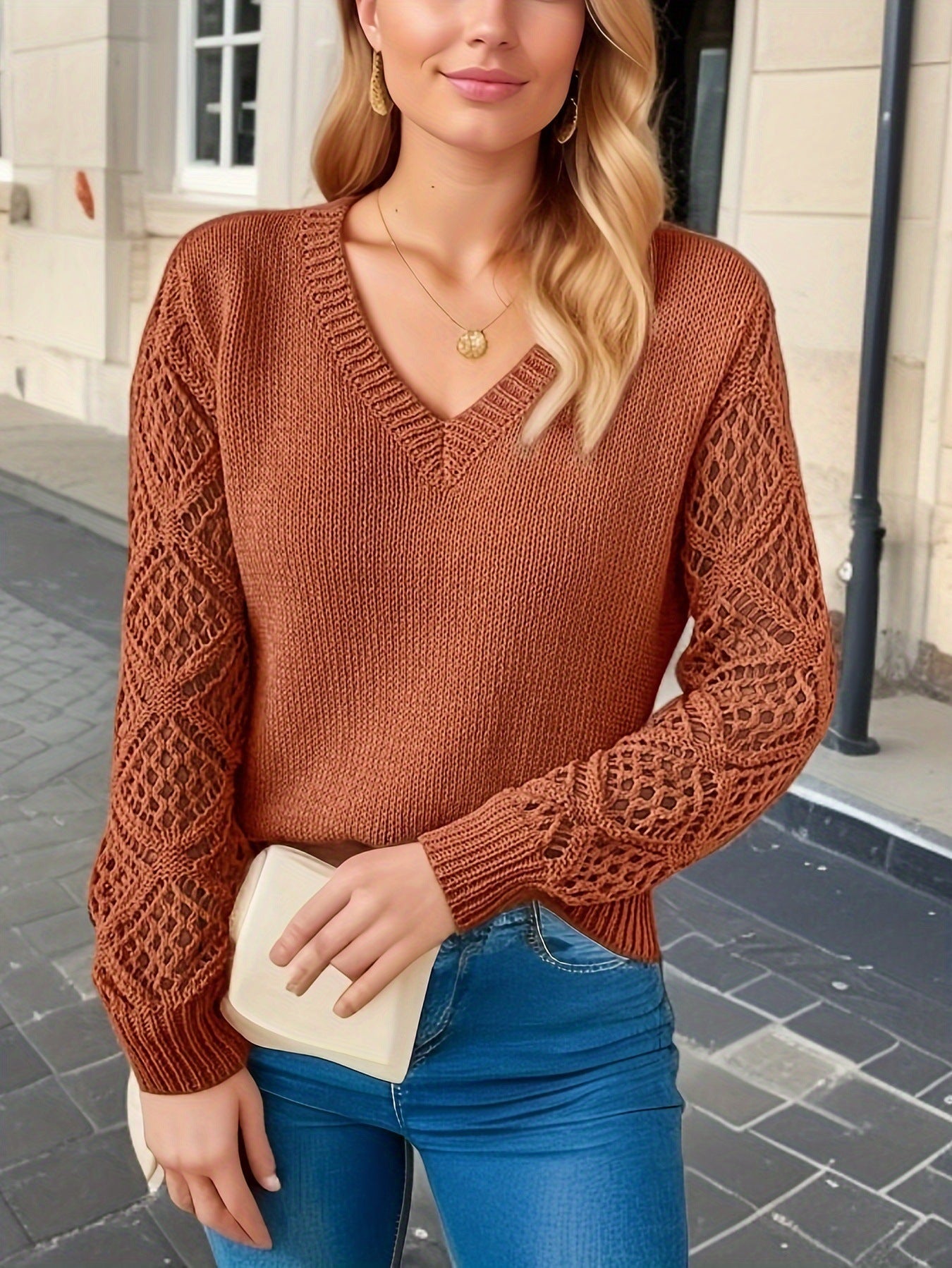 Élodie – Elegant V-neck sweater