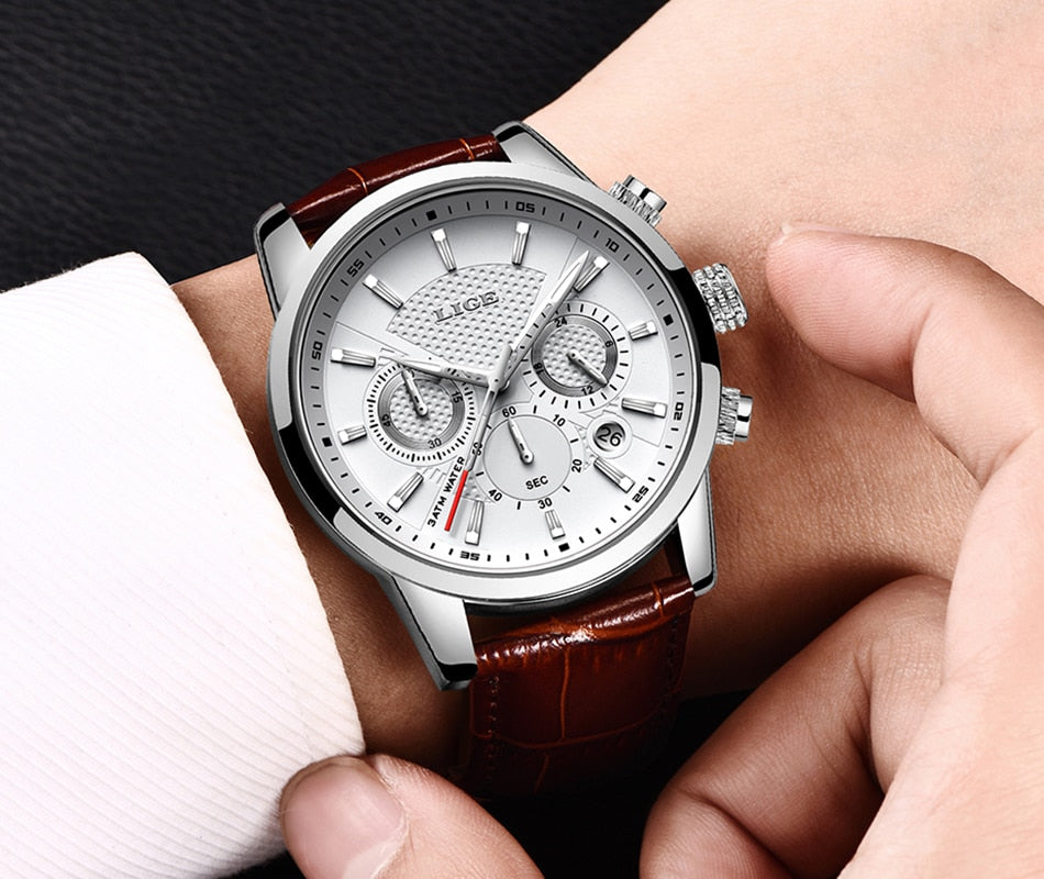 Fashionable leather military watch