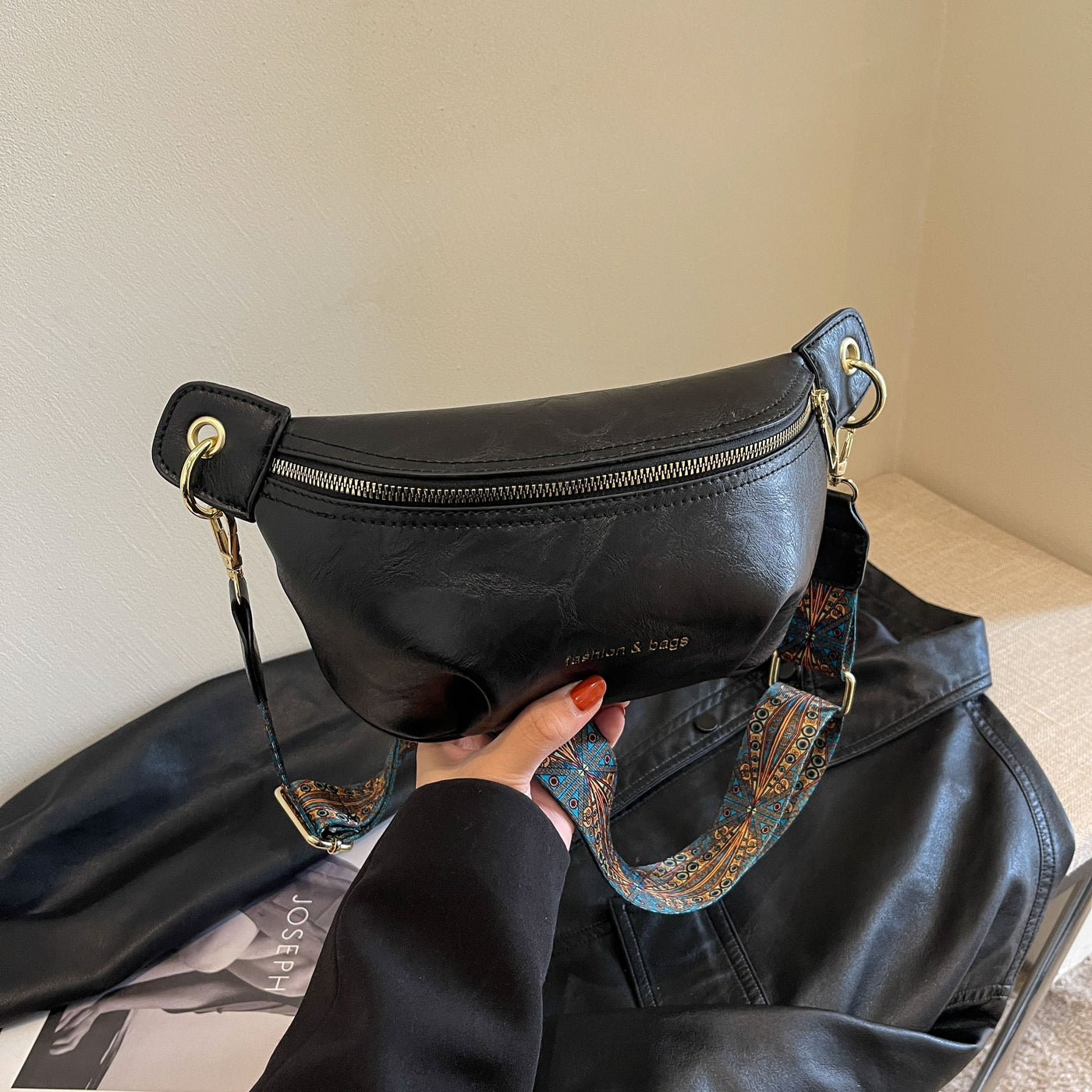 Clara™ - Retro Textured Crossbody Chest Bag