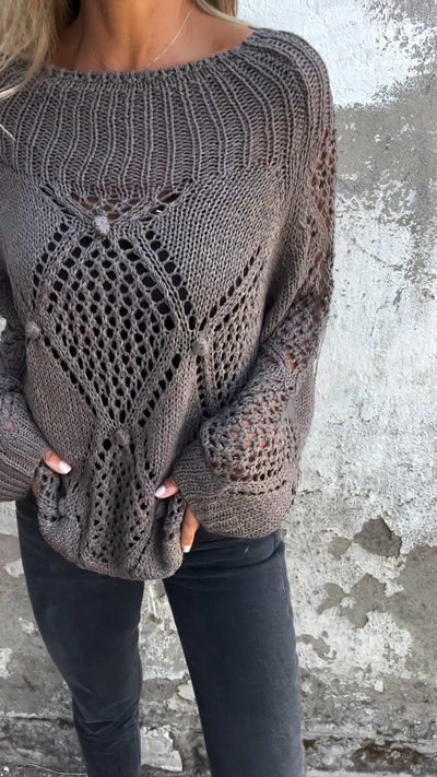 Eva – Knitted Sweater with a Round Neckline