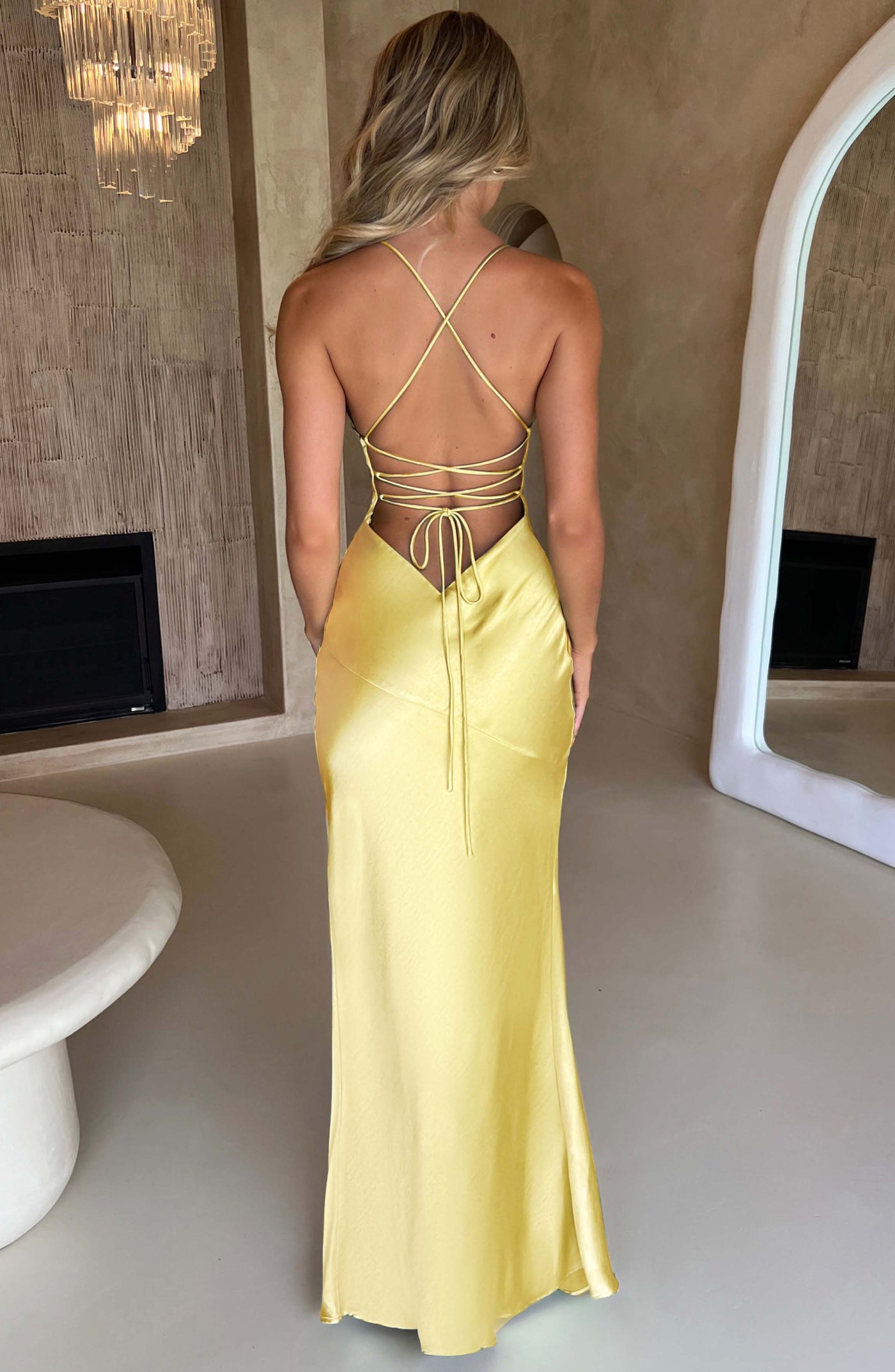 Lia - Luxe Backless Maxi Dress Refined Glamour with a Bold Edge