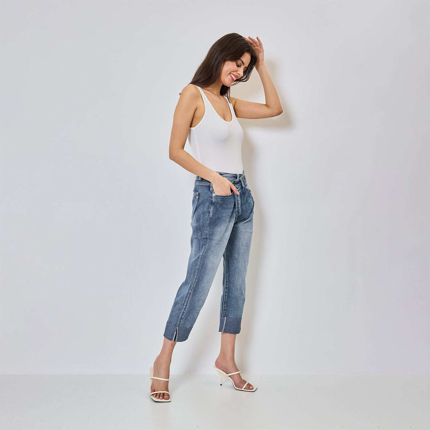 zunu™ | Loose Asymmetrical Closure Jeans