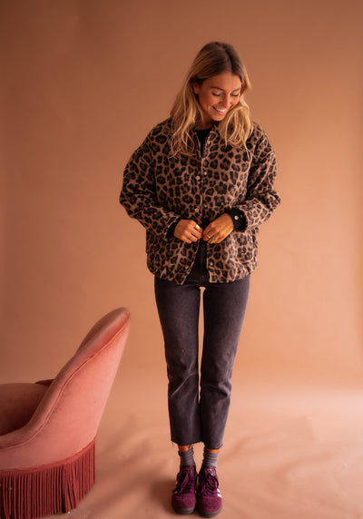 Rita – Trendy Jacket with Leopard Print