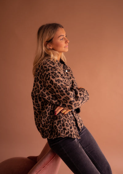 Rita – Trendy Jacket with Leopard Print