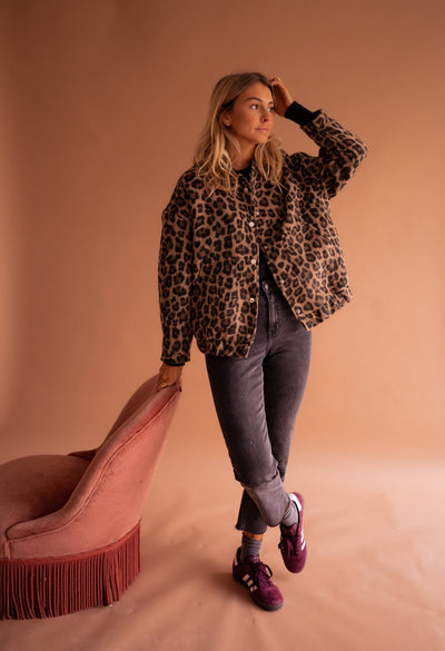 Rita – Trendy Jacket with Leopard Print
