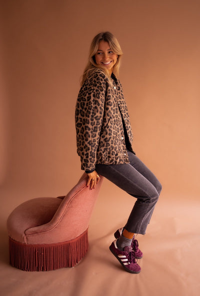 Rita – Trendy Jacket with Leopard Print
