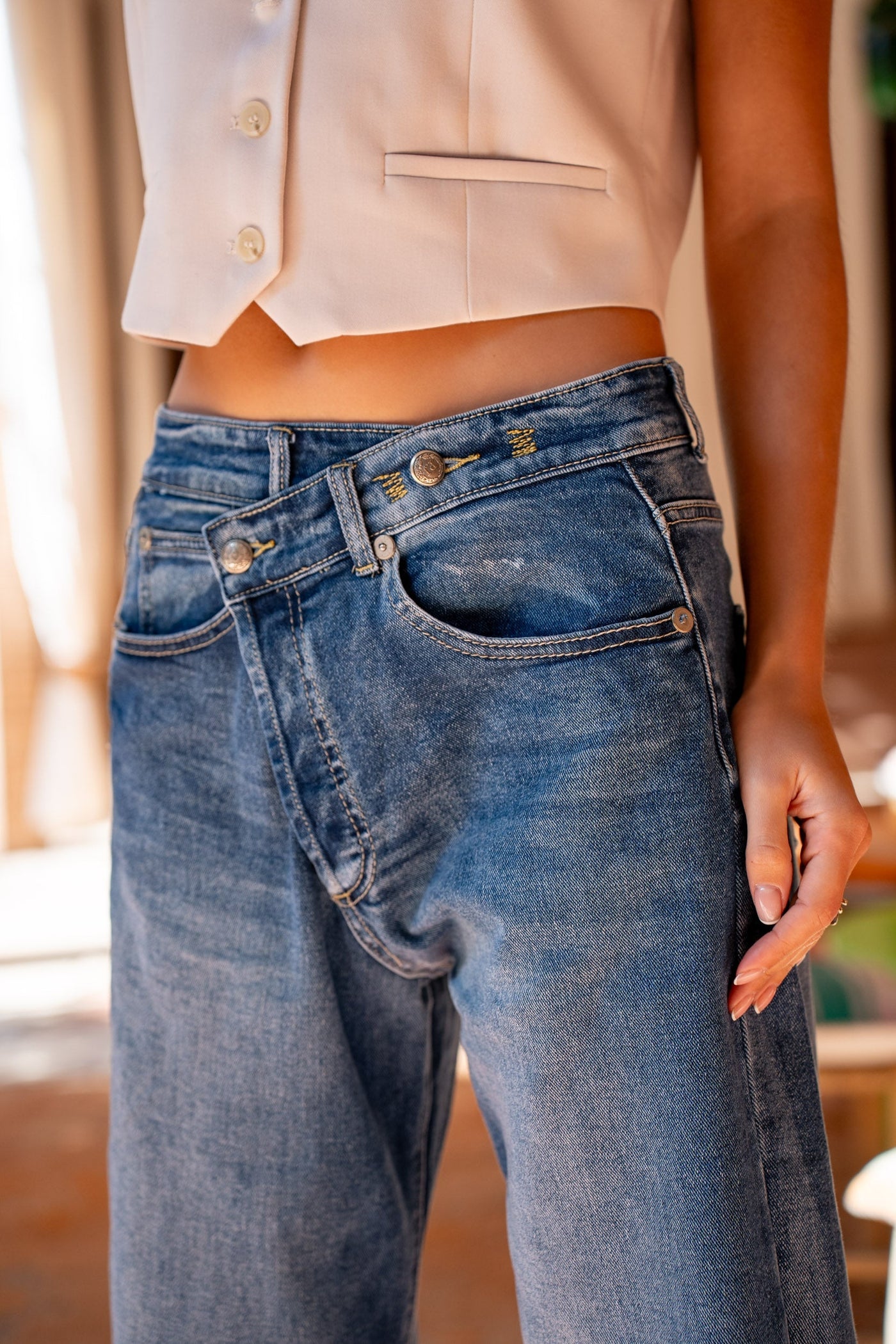 zunu™ | Loose Asymmetrical Closure Jeans